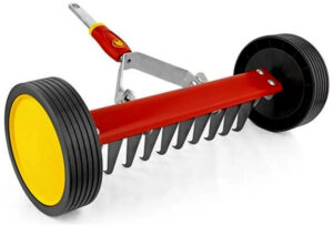 UR-M3 Vertikutačné hrable s kolieskami Wolf